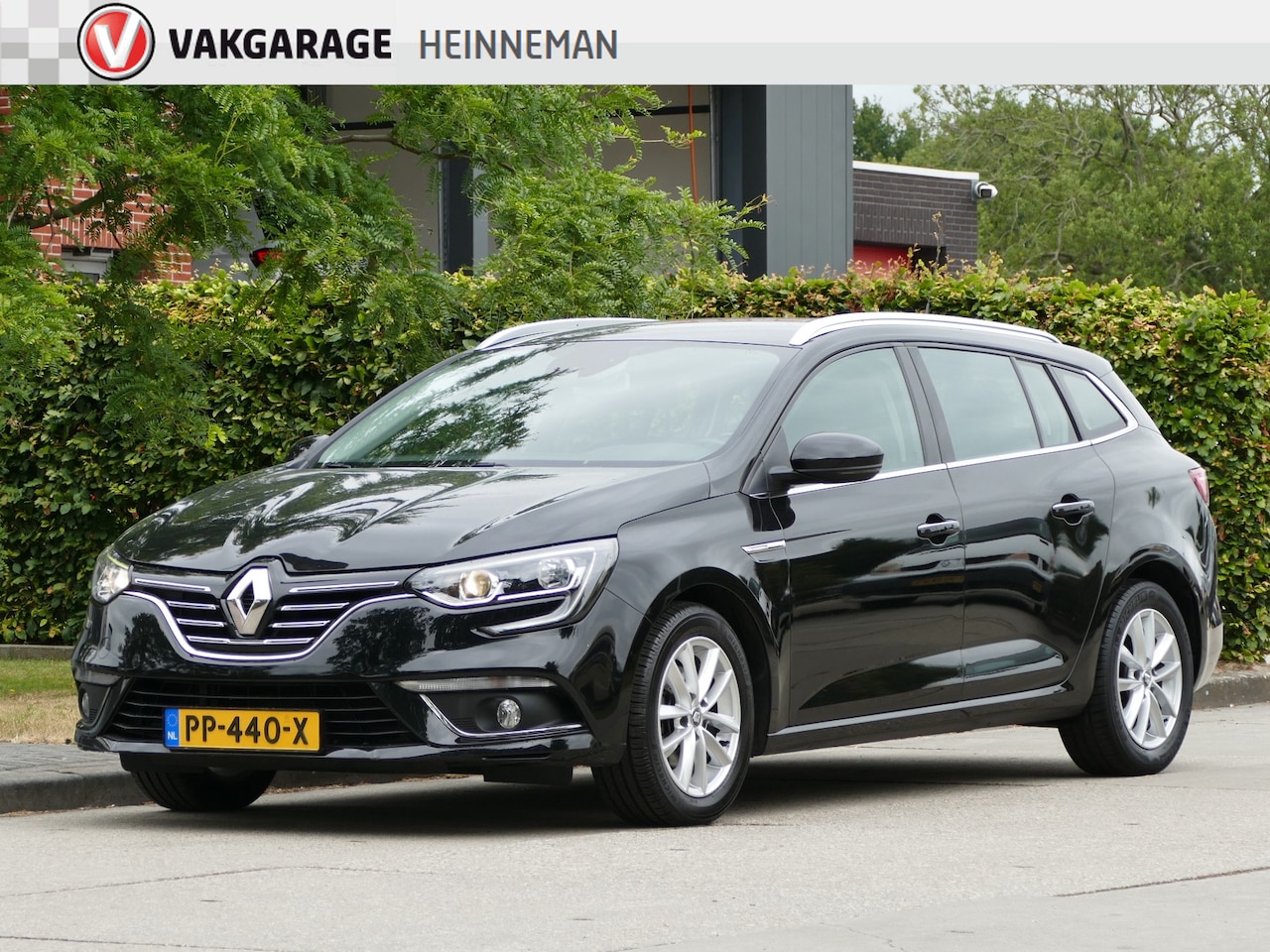 Renault Mégane Estate - 1.2 TCe Limited | stoelverwarming | navigatie | trekhaak - AutoWereld.nl