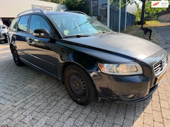 Volvo V50 - 1.6 D2 Business Pro Edition nwe apk winter en zomer wielen, rijd perfect, airco, cruise, e