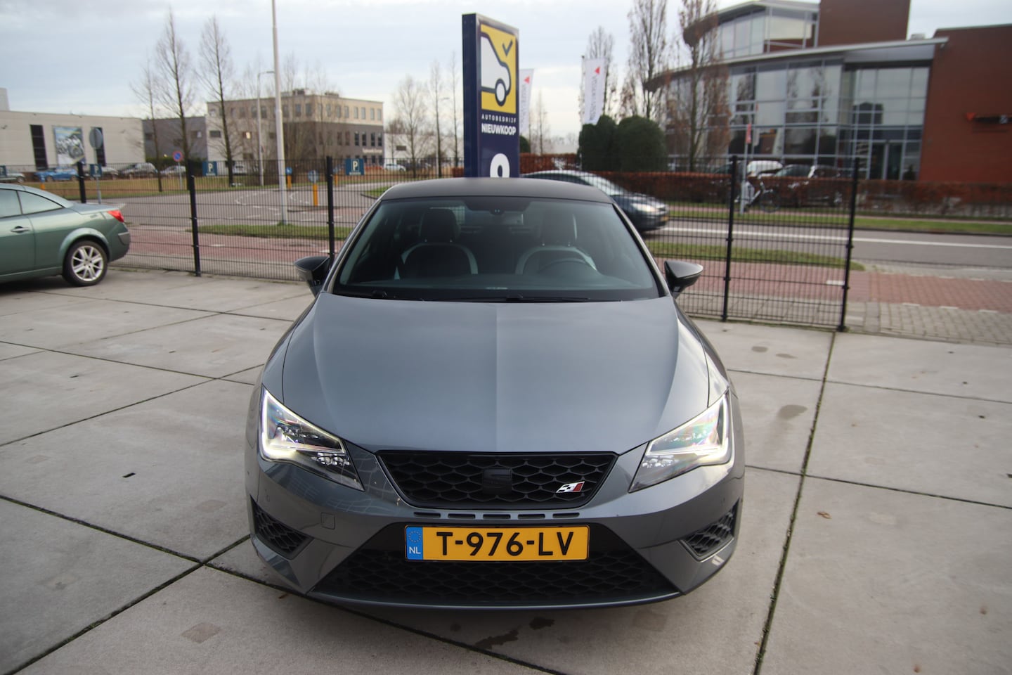 SEAT Leon SC - 2.0 TSI Cupra 280 H6 Dealer ond, DCC, Navi, 2x PDC UNIEK! Zomeractie! - AutoWereld.nl