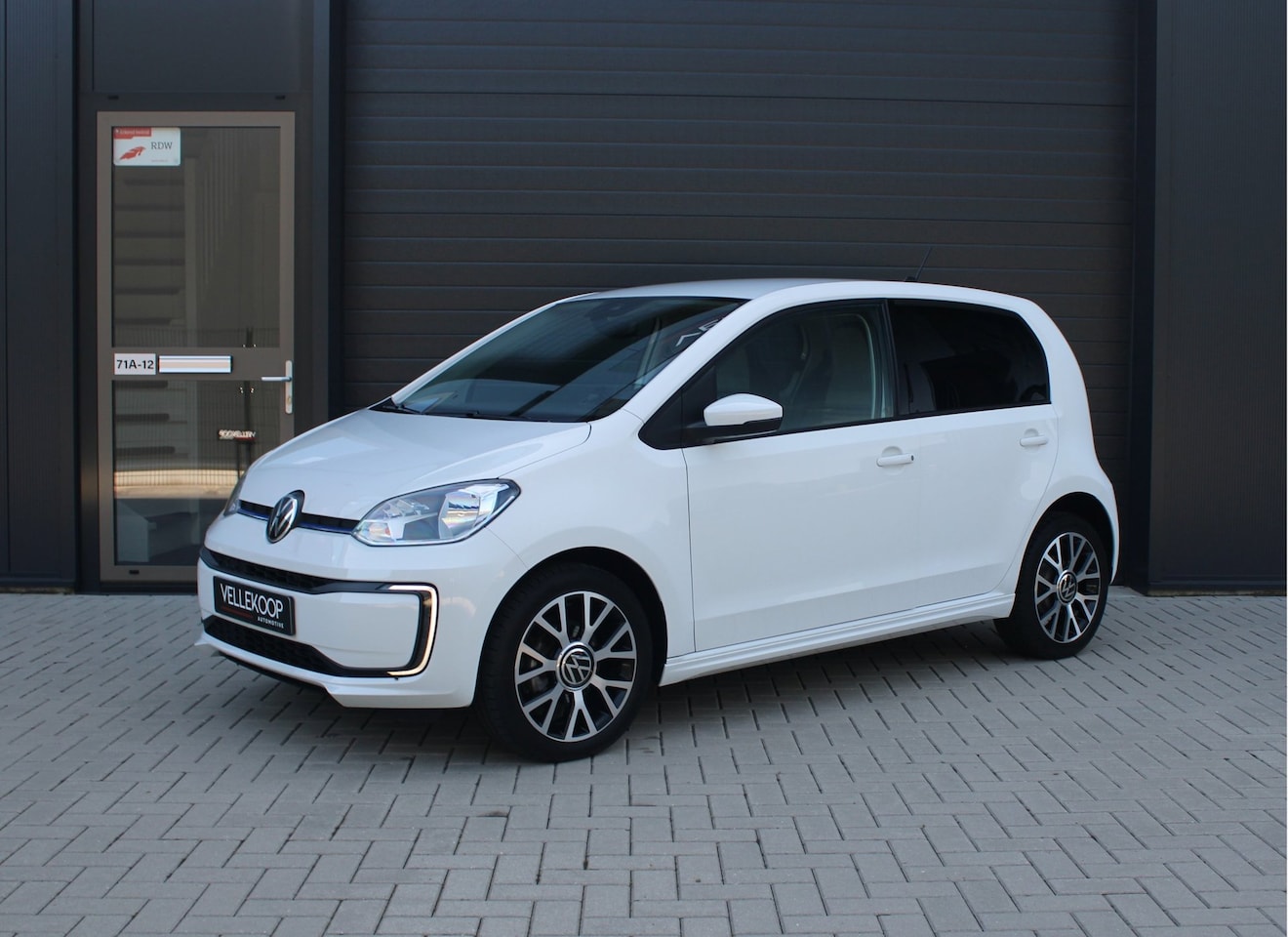 Volkswagen e-Up! - Style Plus | Cruise Control | Stoelverwarming | Camera | PDC | Airco | 95% SOH | DAB | Eer - AutoWereld.nl