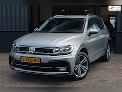 Volkswagen Tiguan - 1.4 TSI Highline R-Line LED|Virt. Dash|Navi