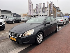 Volvo S60 - 1.6 T4 180 PK AUTOMAAT Kinetic Nap Pdc Schuifkantdak. Lmv Volledig Onderhouden