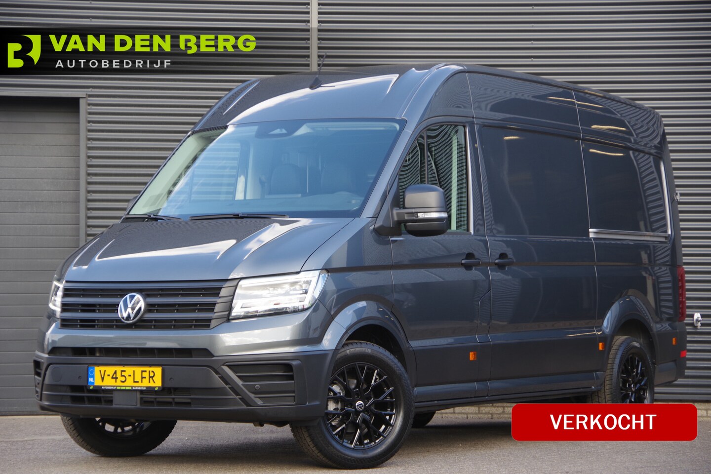Volkswagen Crafter - 35 2.0 TDI L3H3(L2H2) AUT. 2X SCHUIFDEUR, FACELIFT, LED, TREKHAAK, CAMERA, NAVI, CRUISE, C - AutoWereld.nl