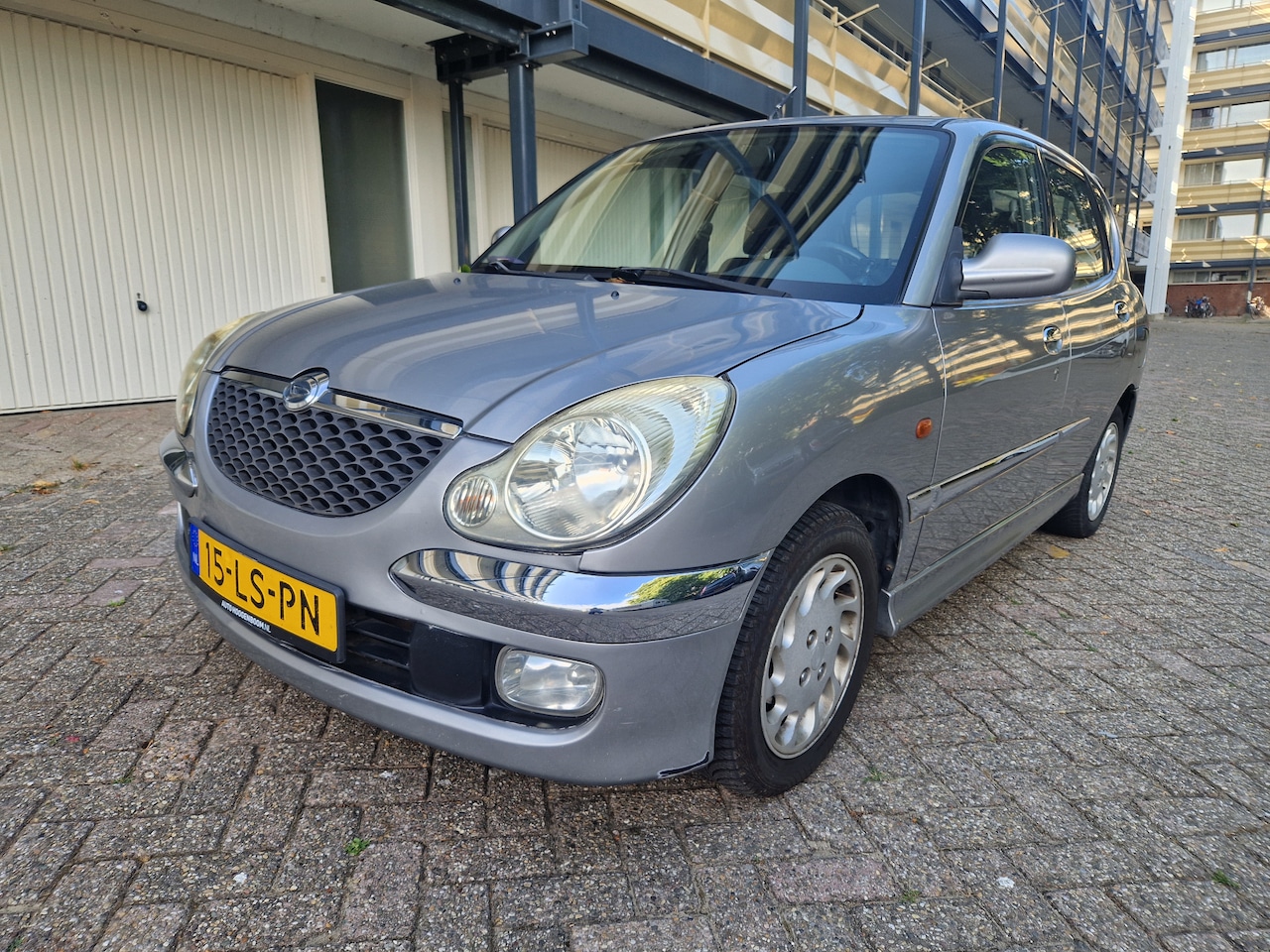 Daihatsu Sirion - 1.3-16V SR - AutoWereld.nl