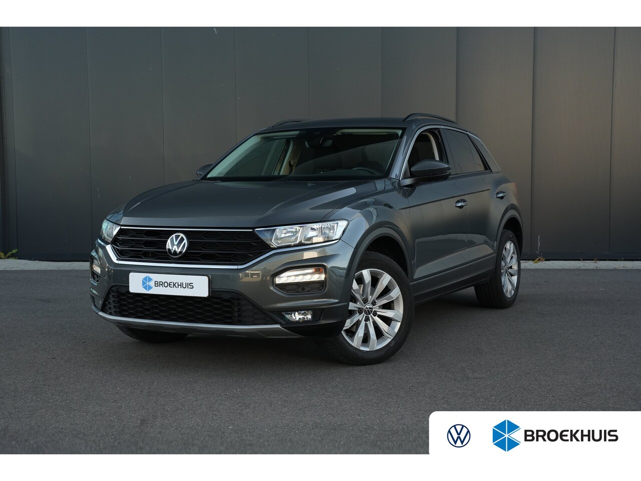 Volkswagen T-Roc - 1.5 TSI Style 150PK DSG | Trekhaak | Apple Carplay | Navi | - AutoWereld.nl