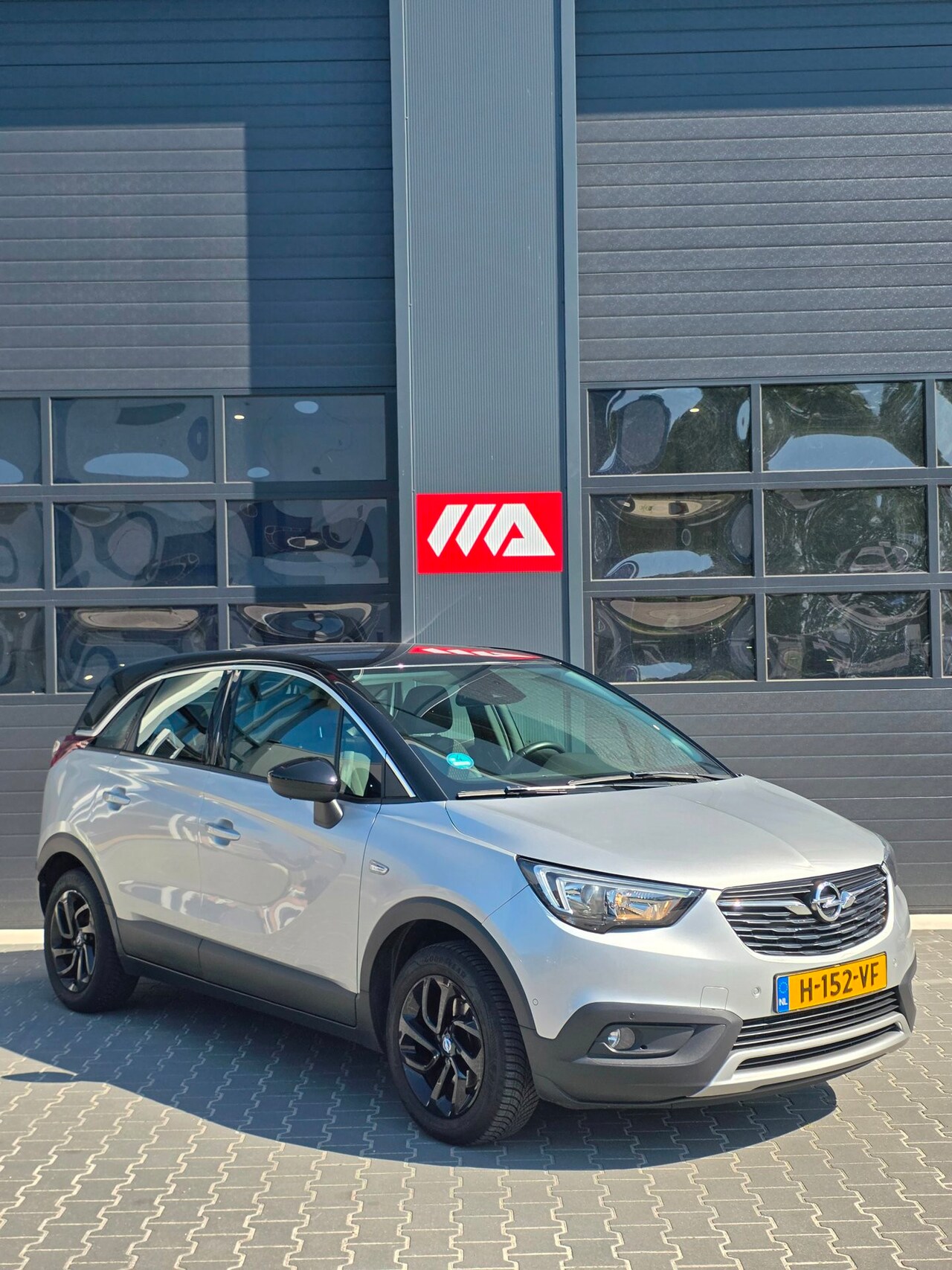 Opel Crossland X - 1.2 120 Jaar Edition | CAMERA | CLIMA | TREKHAAK - AutoWereld.nl