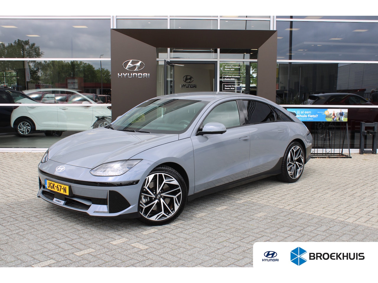 Hyundai IONIQ 6 - Lounge 77.4 kWh | Rondomzicht camera | Stoelverwarming/+ verkoeling | Elektrisch verstelb. - AutoWereld.nl
