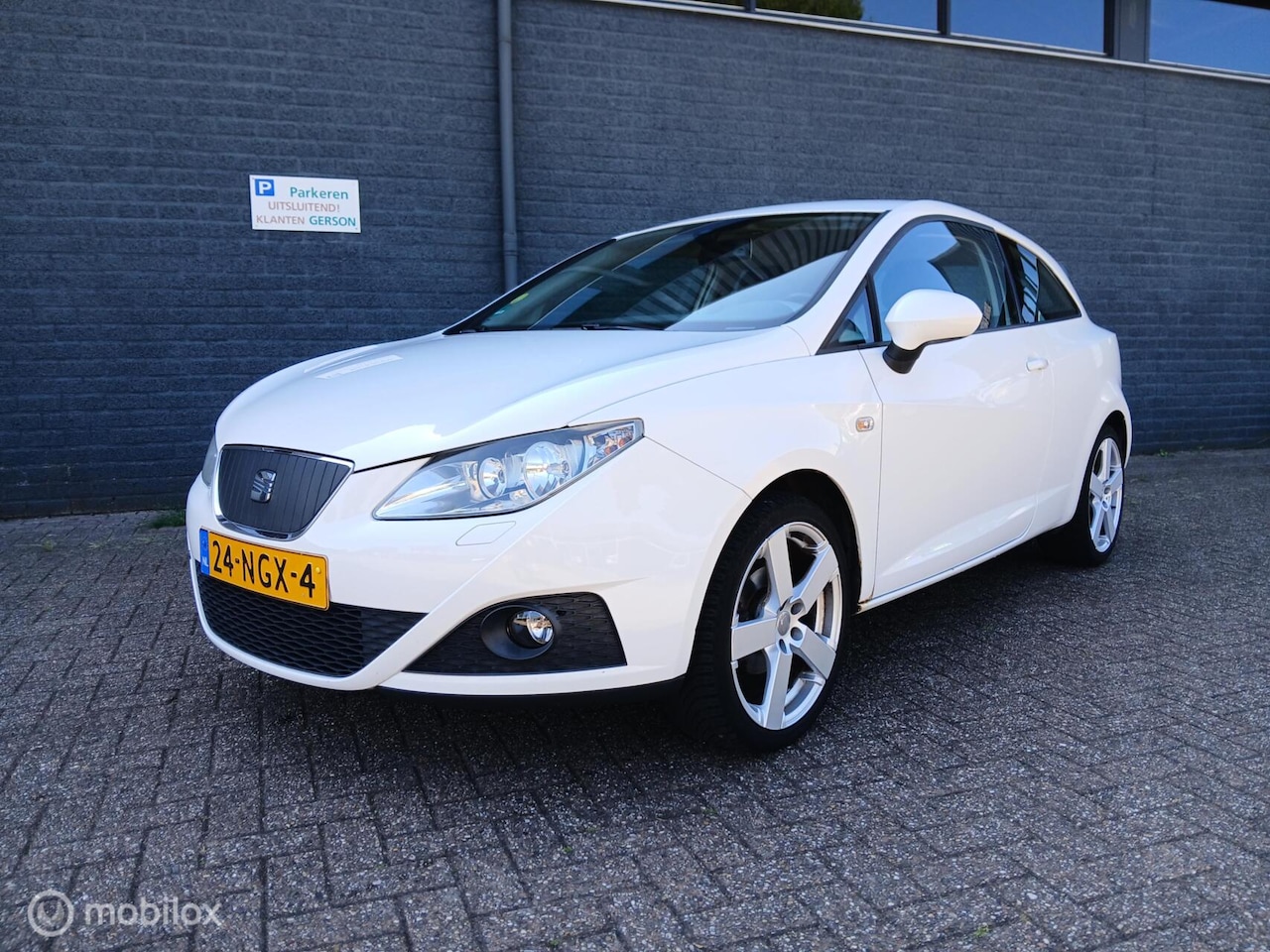 SEAT Ibiza - 1.2 TDI Leer/Stoelverwarming/Clima - AutoWereld.nl