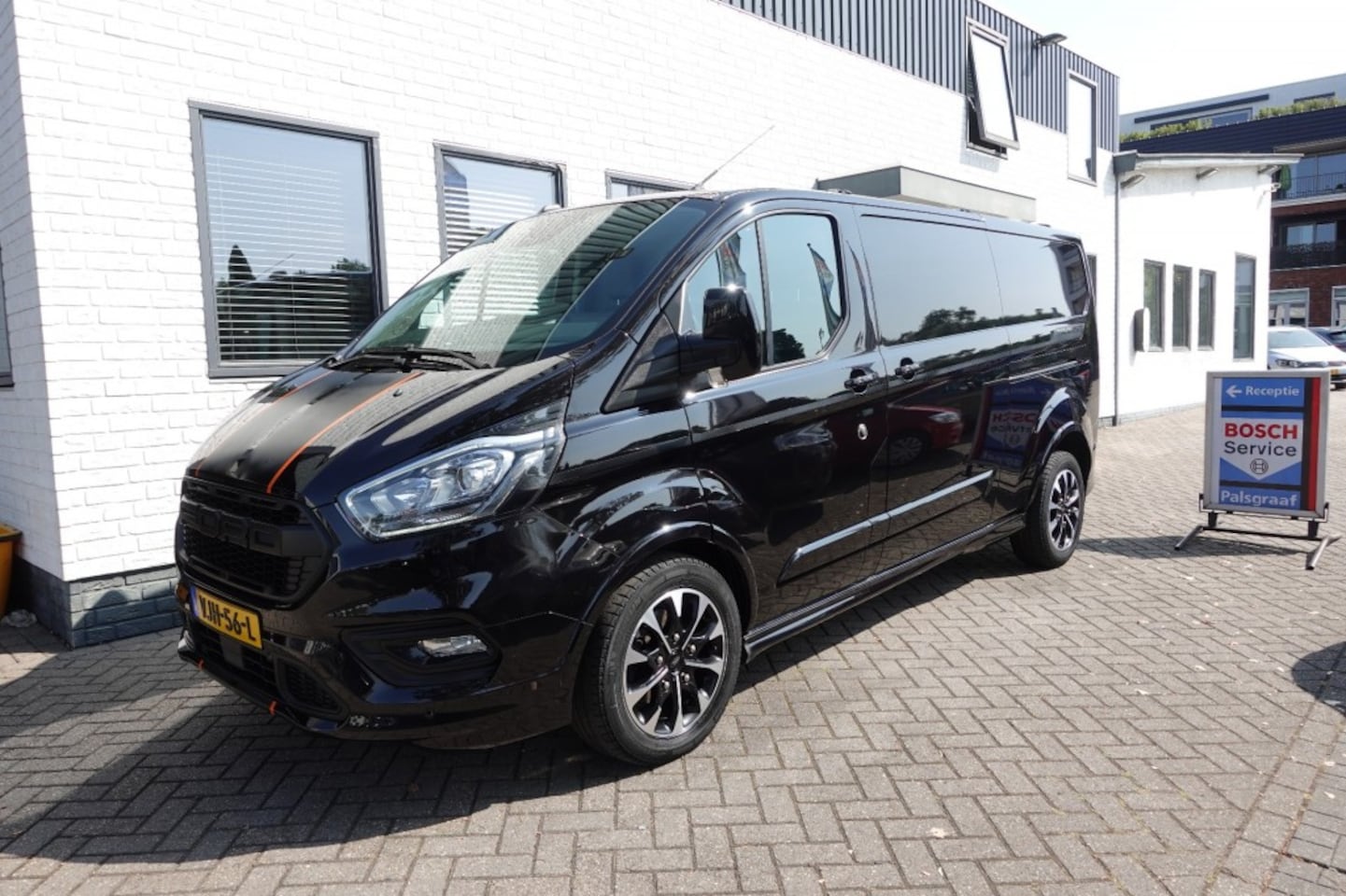 Ford Transit Custom - 320 2.0 TDCI L2H1 SP Automaat dubbele schuifdeur Full Options - AutoWereld.nl