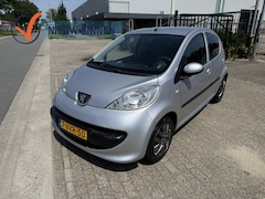 Peugeot 107 - 1.0-12V XR