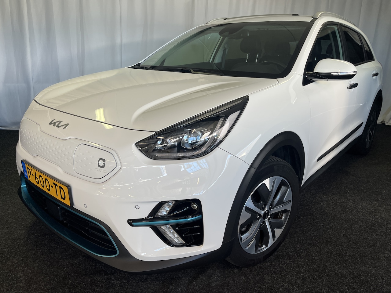 Kia e-Niro - DynamicPlusLine 64 kWh 1E EIGN/ECC/3 FASE/100%SOH/SCHUIFDAK - AutoWereld.nl