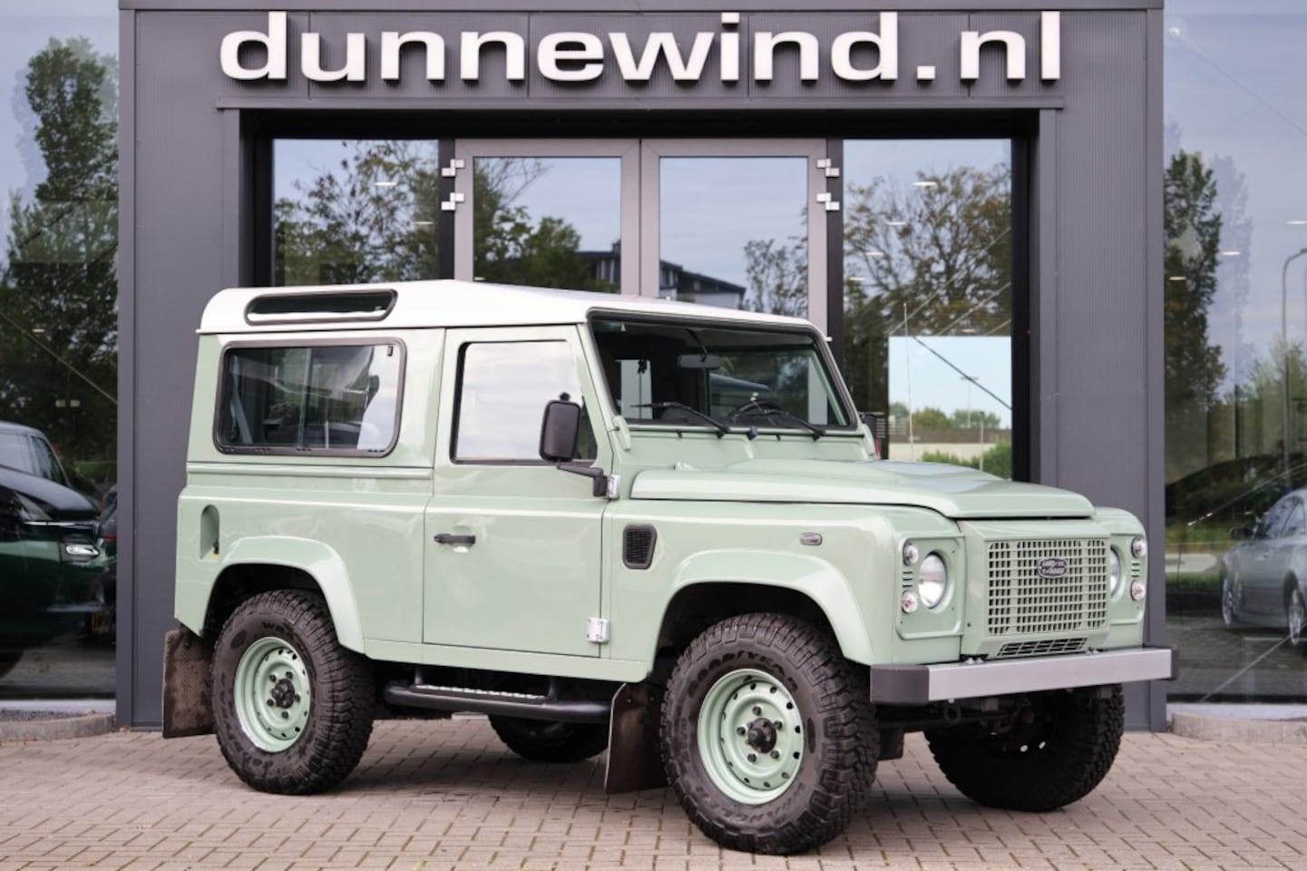 Land Rover Defender - 90 *HERITAGE*24876KM*1ste OWNER*LIKE NEW* - AutoWereld.nl