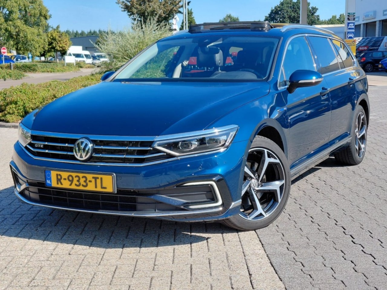 Volkswagen Passat - 1.4 GTE PANO DYNAUDIO STANDKACHEL 360 CAMERA MEMORY KEYLESS TREKHAAK - AutoWereld.nl