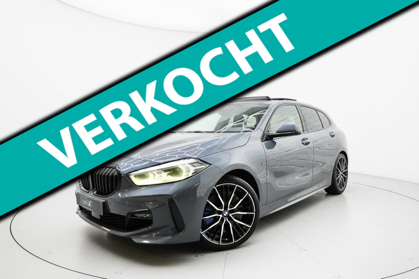 BMW 1-serie - 118i M SPORT PANO CAMERA SFEERVERLICHTING - AutoWereld.nl