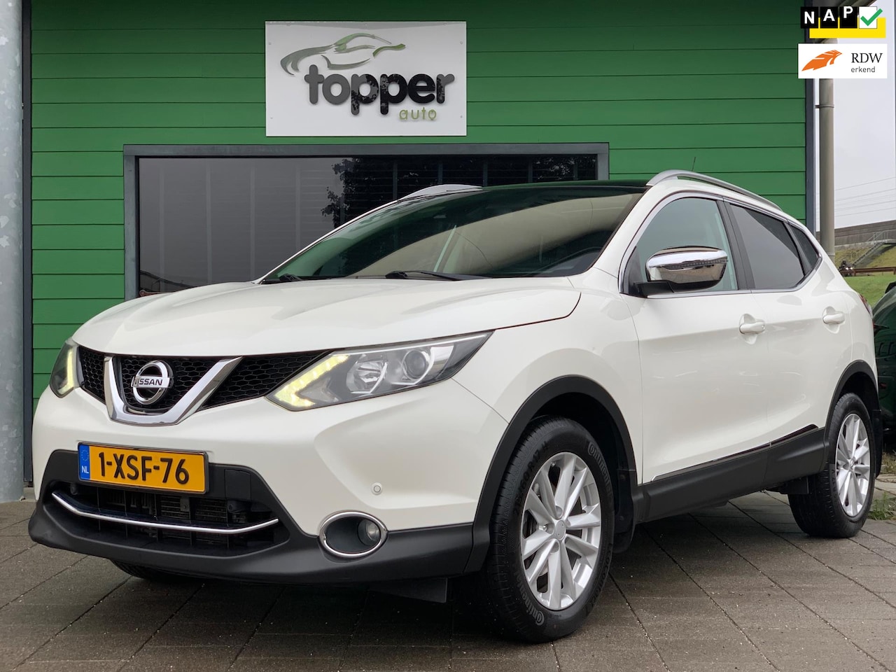 Nissan Qashqai - 1.2 Connect Edition|2e Eigenaar|Automaat|Panoramadak|Navigatie|CruiseControl|Climatronic| - AutoWereld.nl
