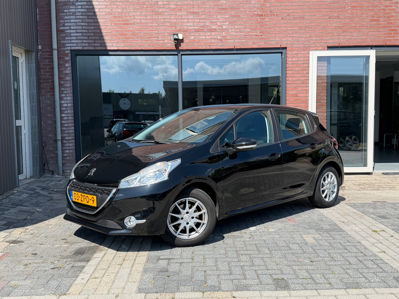 Peugeot 208 - 1.2 VTi Access | DB V.V. | 06-2027 APK! | Cruise | Airco | Navi | PDC | - AutoWereld.nl