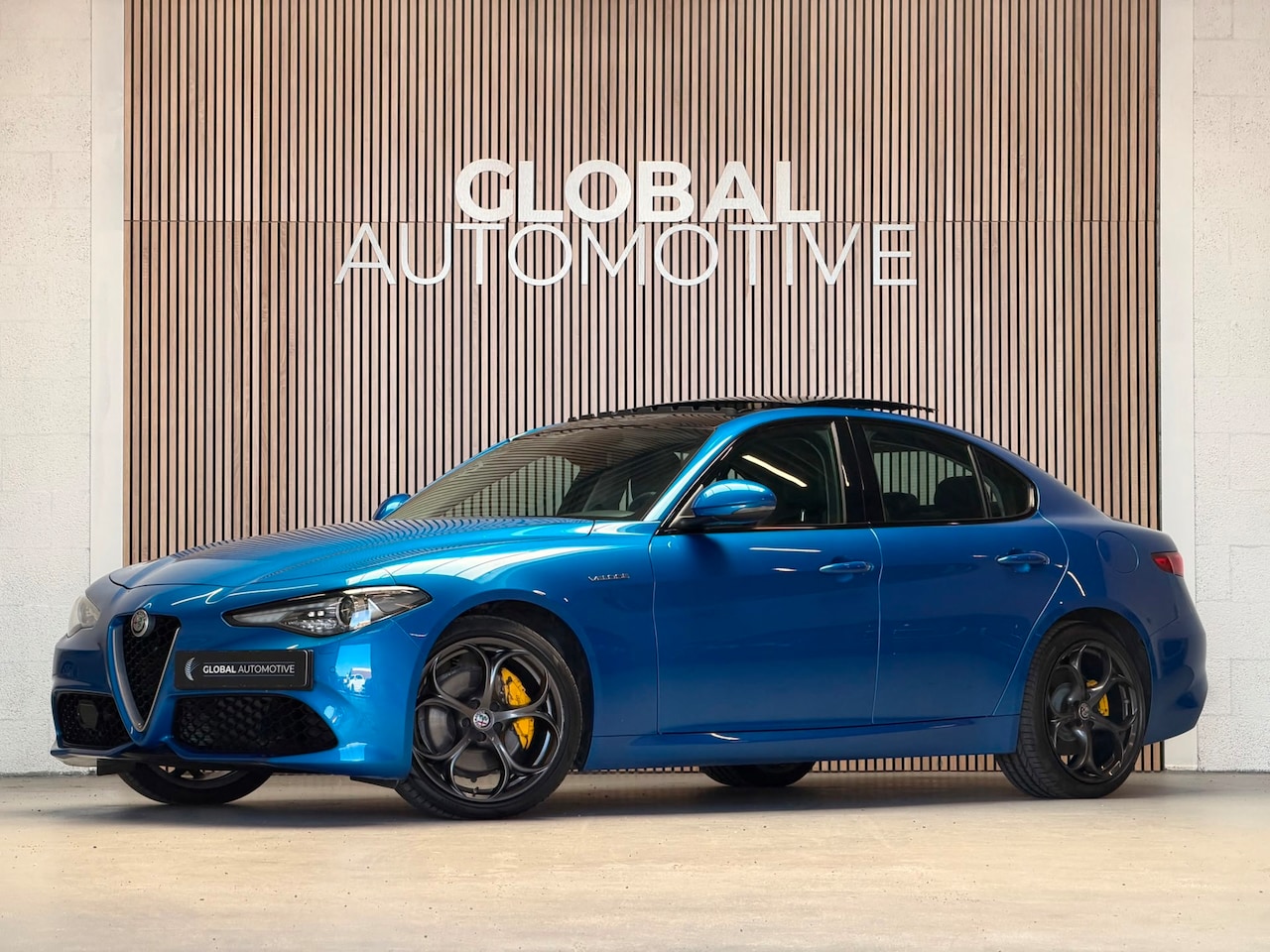 Alfa Romeo Giulia - 2.0 T Veloce - SPORTSTOELEN - PANODAK - 19 INCH - AutoWereld.nl