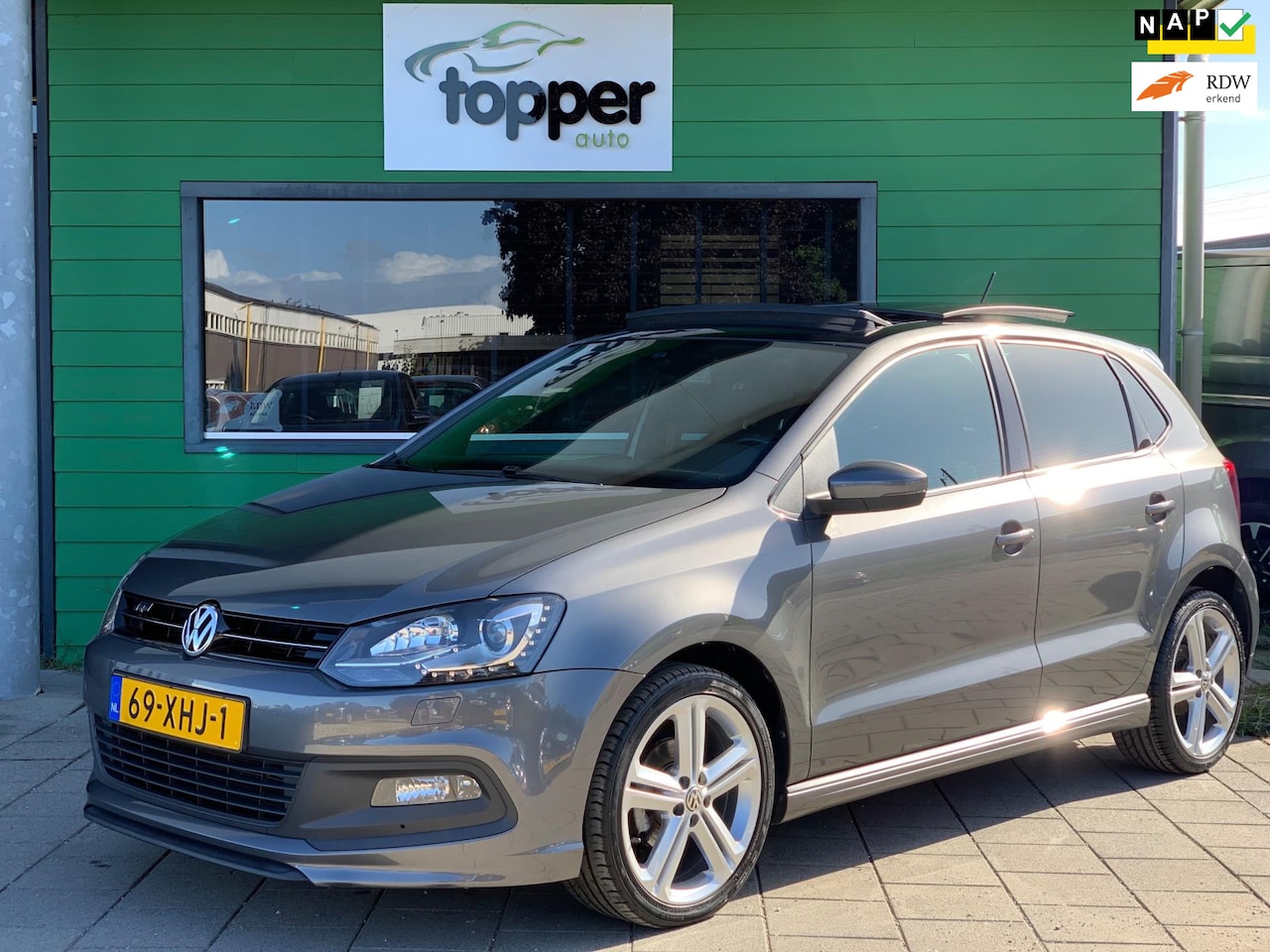 Volkswagen Polo - 1.2 TSI Highline|3x R-Line|1e Eigenaar|DSG|Panoramadak|Navigatie|Climatronic|CruiseControl - AutoWereld.nl