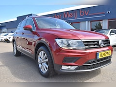 Volkswagen Tiguan - 1.4 TSI Connected Series , CLIMATRONIC , V STOEL VERW , PDC V+A , LMV17 , NAVI ,