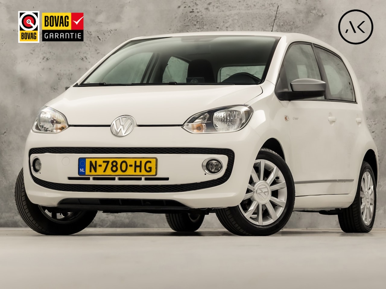 Volkswagen Up! - 1.0 cheer up Sports! (NAVIGATIE, STOELVERWARMING, LM VELGEN, SPORTSTOELEN, ELEK RAMEN, NIE - AutoWereld.nl