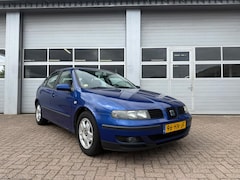SEAT Leon - 1.6 16V 77KW | Achteras defect | GEEN APK