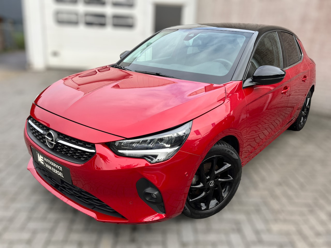 Opel Corsa - 1.2 Ultimate CAMERA / CARPLAY / PDC V+A / STOEL & STUURVERWARMING / TWO-TONE / CRUISE CONT - AutoWereld.nl