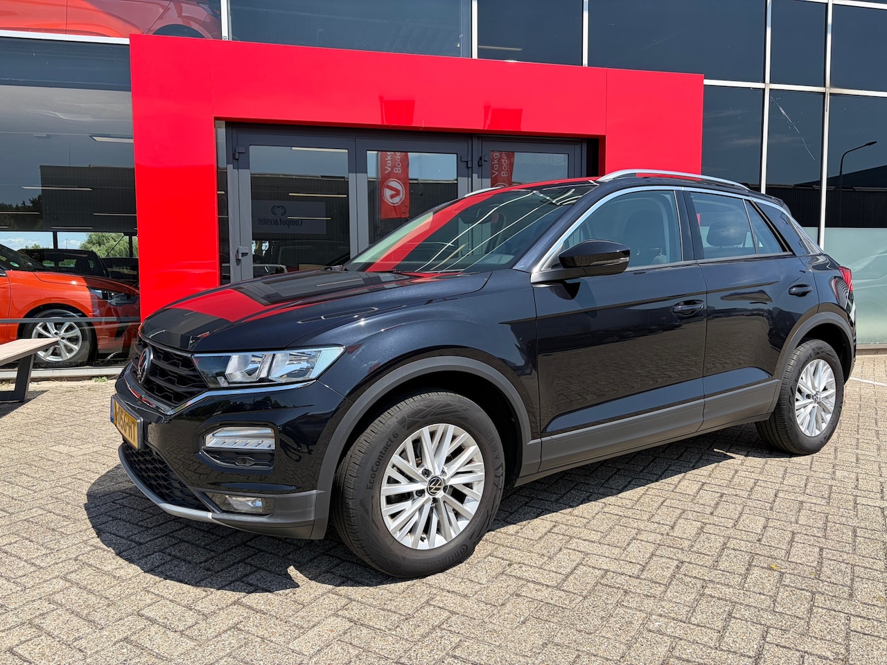 Volkswagen T-Roc - 1.0 TSI Style Business / CarPlay - AutoWereld.nl