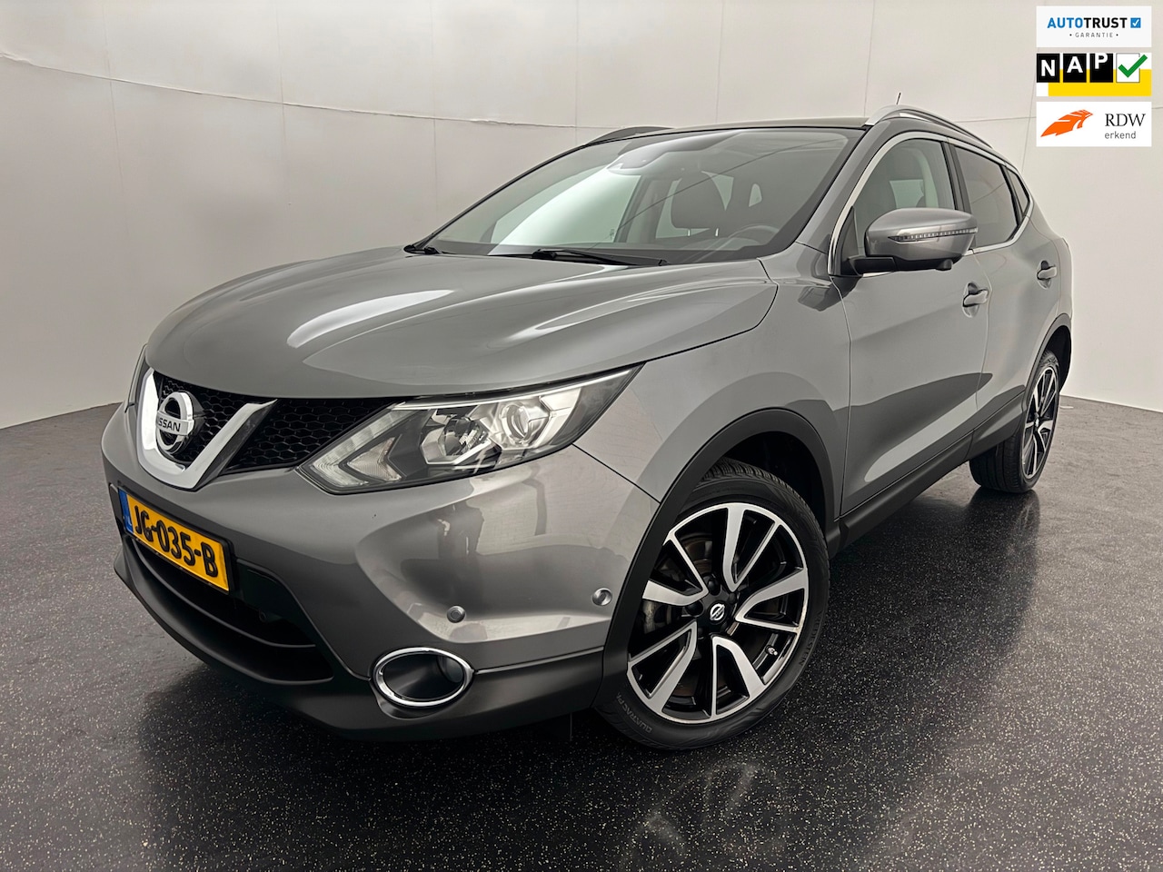 Nissan Qashqai - 1.2 Tekna Automaat/Trekhaak/360Cam/Pano - AutoWereld.nl