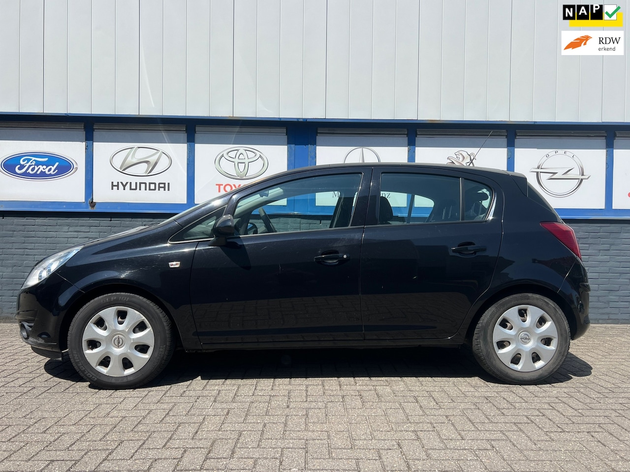 Opel Corsa - 1.2-16V Enjoy 2009 84000km 2995eu - AutoWereld.nl