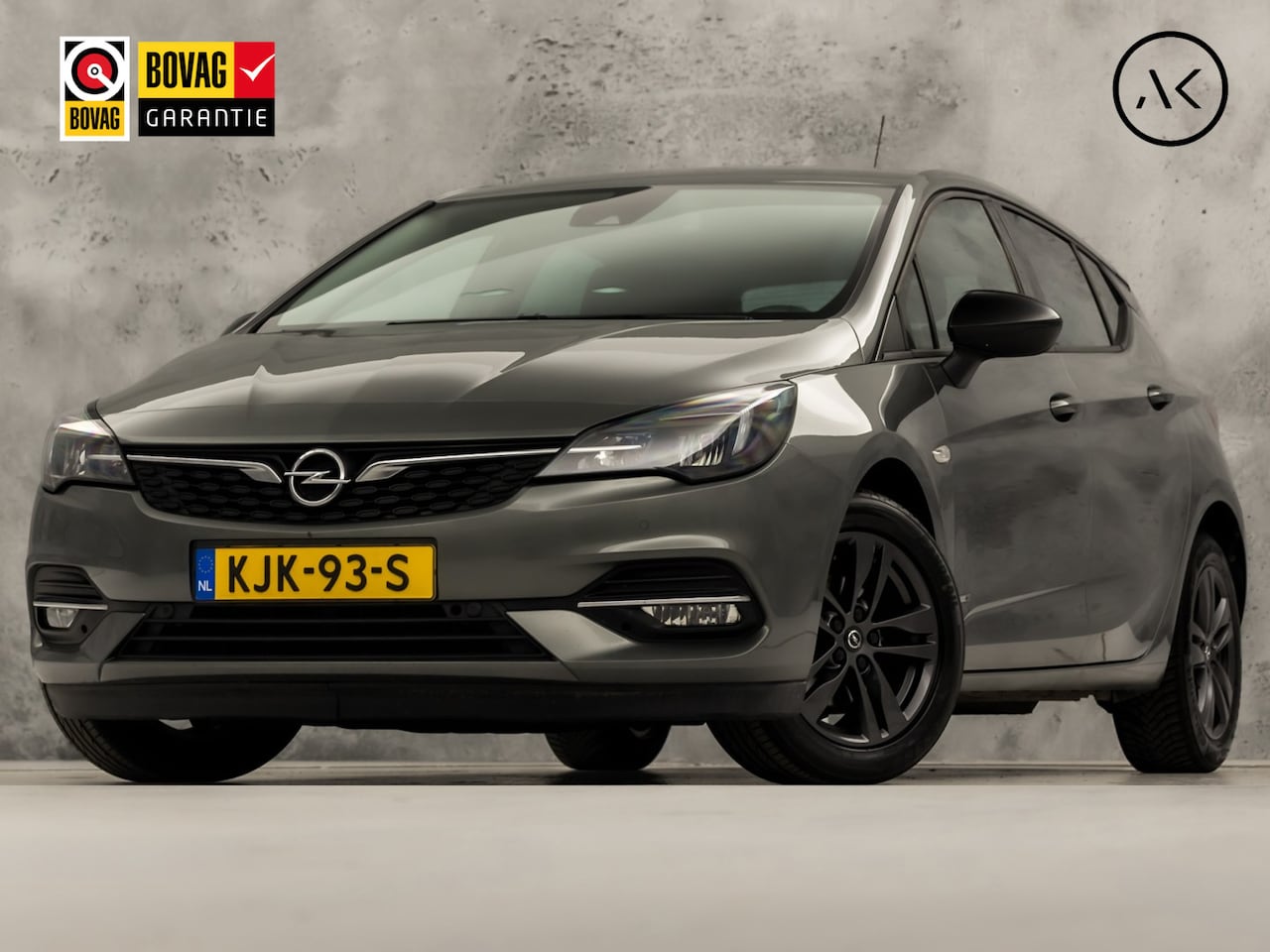 Opel Astra - 1.2 Blitz Edition (APPLE CARPLAY, NAVIGATIE, STUUR/STOELVERWARMING, CLIMATE, CAMERA, SPORT - AutoWereld.nl