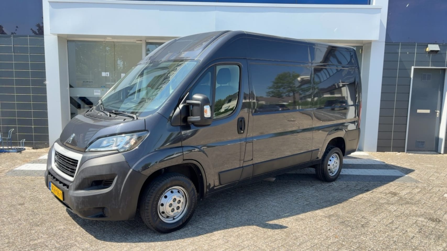 Peugeot Boxer - 2.2Bleu Hdi L2/H2 Premimum | Lat om Lat - AutoWereld.nl