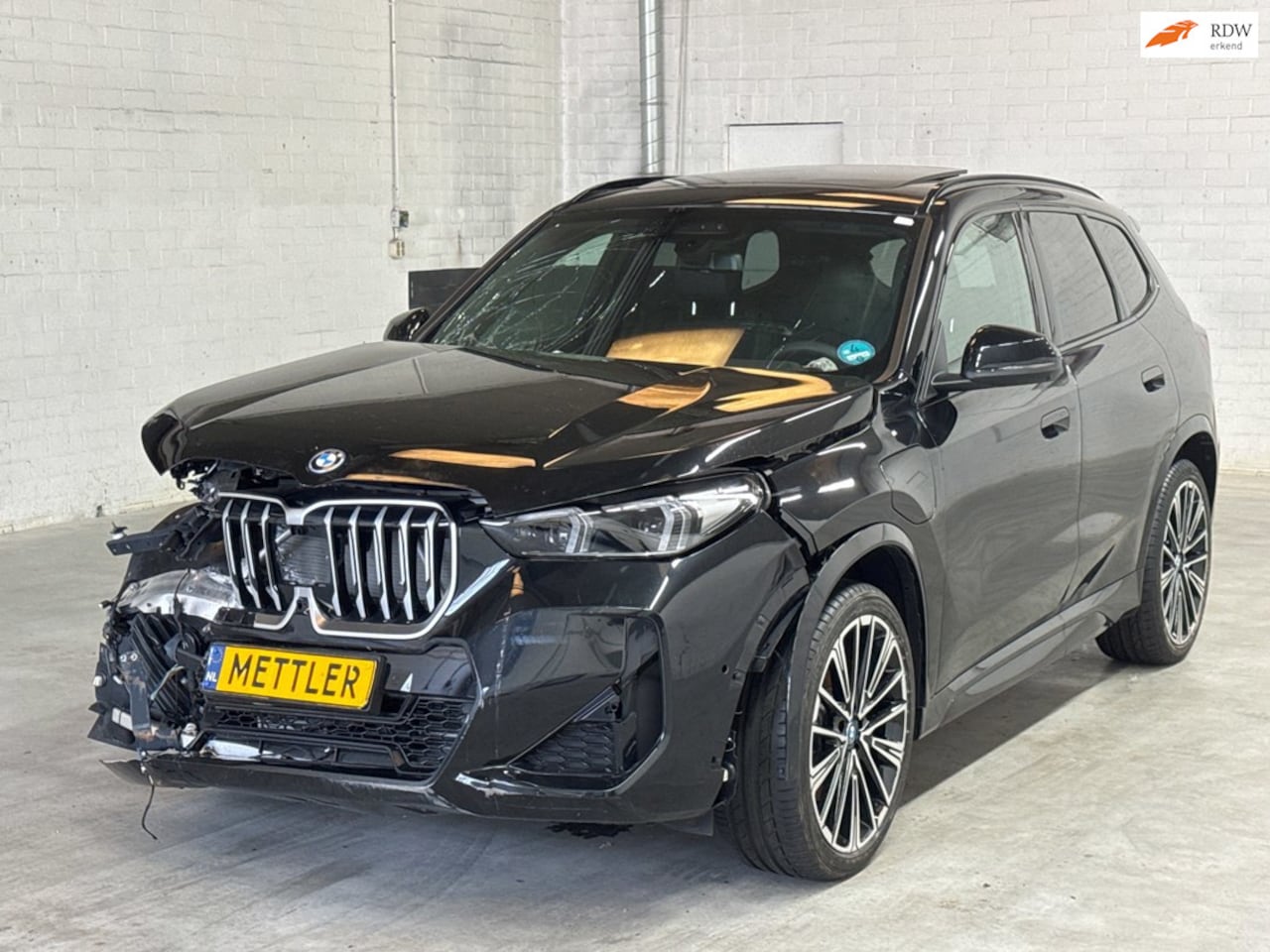 BMW X1 - XDrive30e M pakket M Sport Pro Panoramadak|Navigatie|HUD|Harman Kardon - AutoWereld.nl