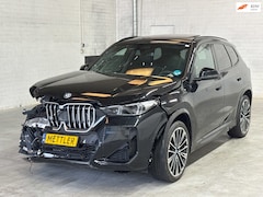 BMW X1 - XDrive30e M pakket M Sport Pro Panoramadak|Navigatie|HUD|Harman Kardon