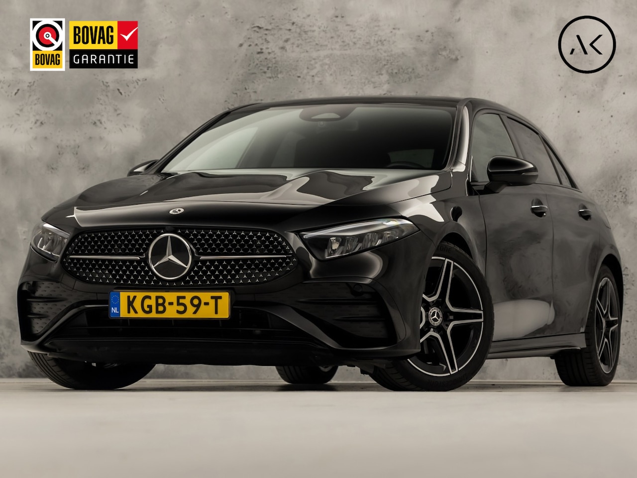 Mercedes-Benz A-klasse - 180 AMG Line Automaat (FABRIEKSGARANTIE, APPLE CARPLAY, GROOT NAVI, SFEERVERLICHTING, CAME - AutoWereld.nl