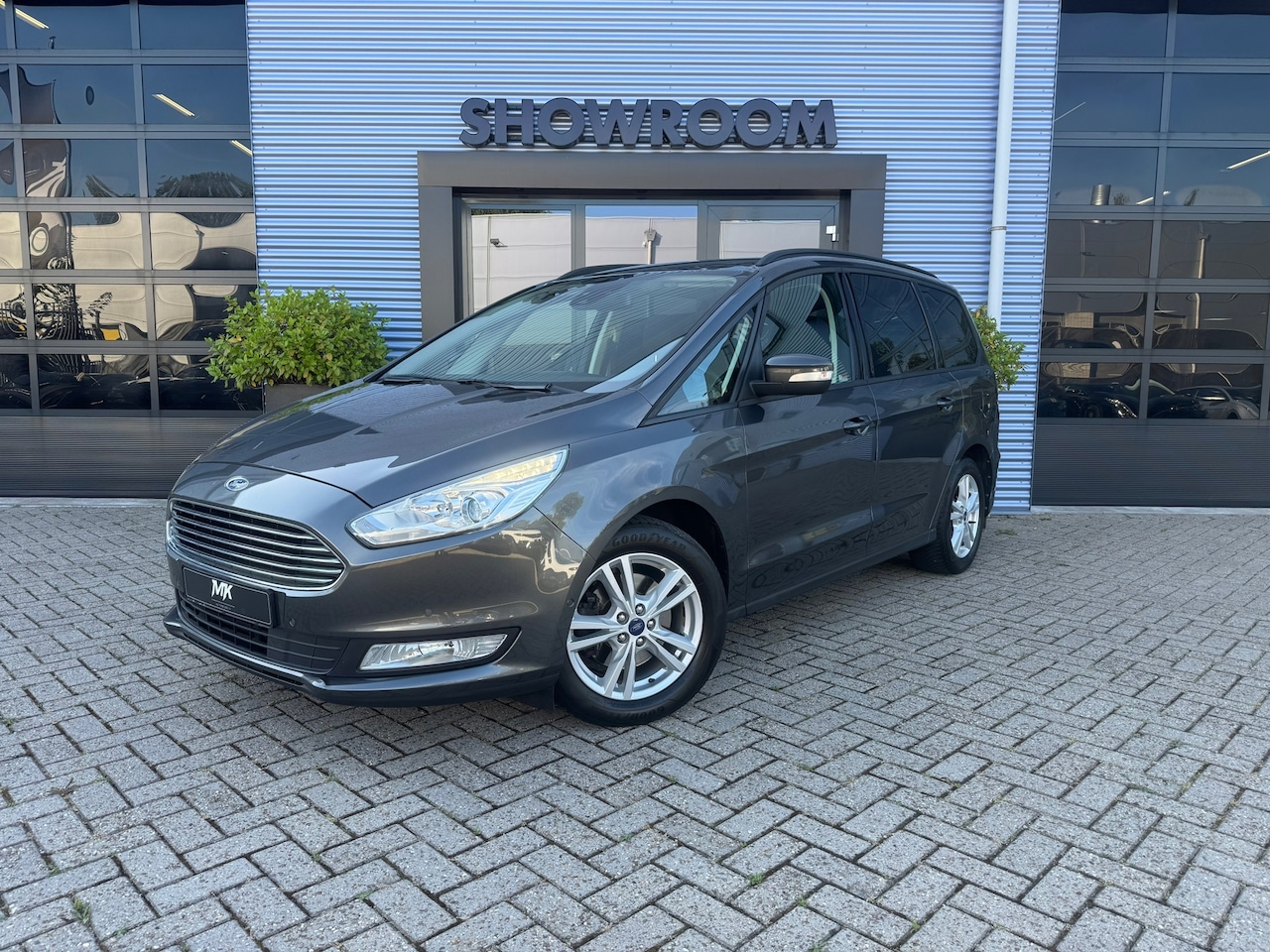 Ford Galaxy - 1.5 Titanium| 7 Persoons|Camera|Navi|Cruise|Applecarplay|Stoelverwarming|Trekhaak - AutoWereld.nl