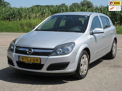 Opel Astra - 1.4 Essentia