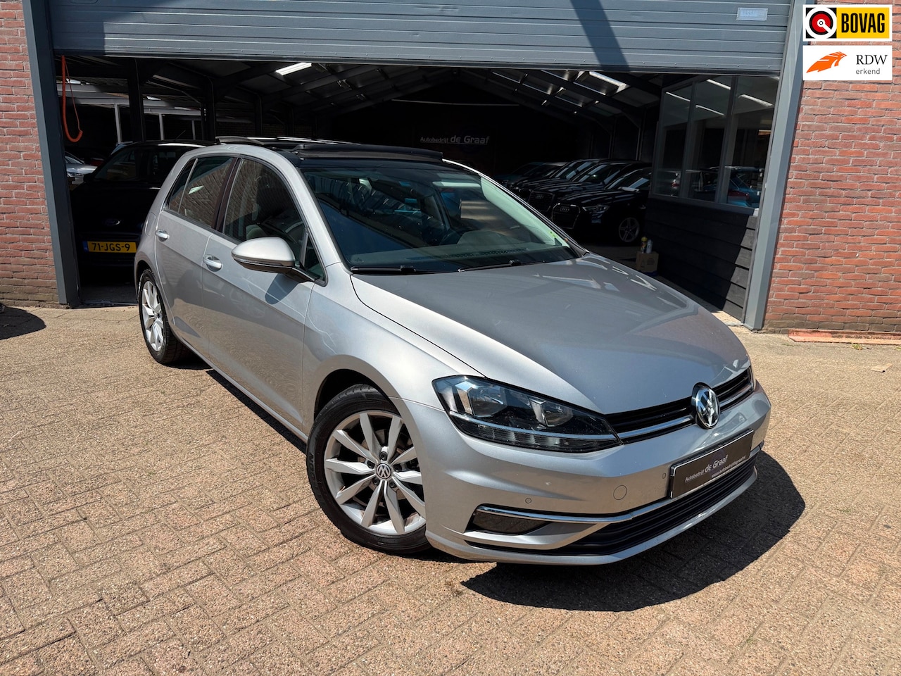 Volkswagen Golf - 1.0 TSI Comfortline|PANO/NAVI/ACC | PDC/CARPLAY - AutoWereld.nl