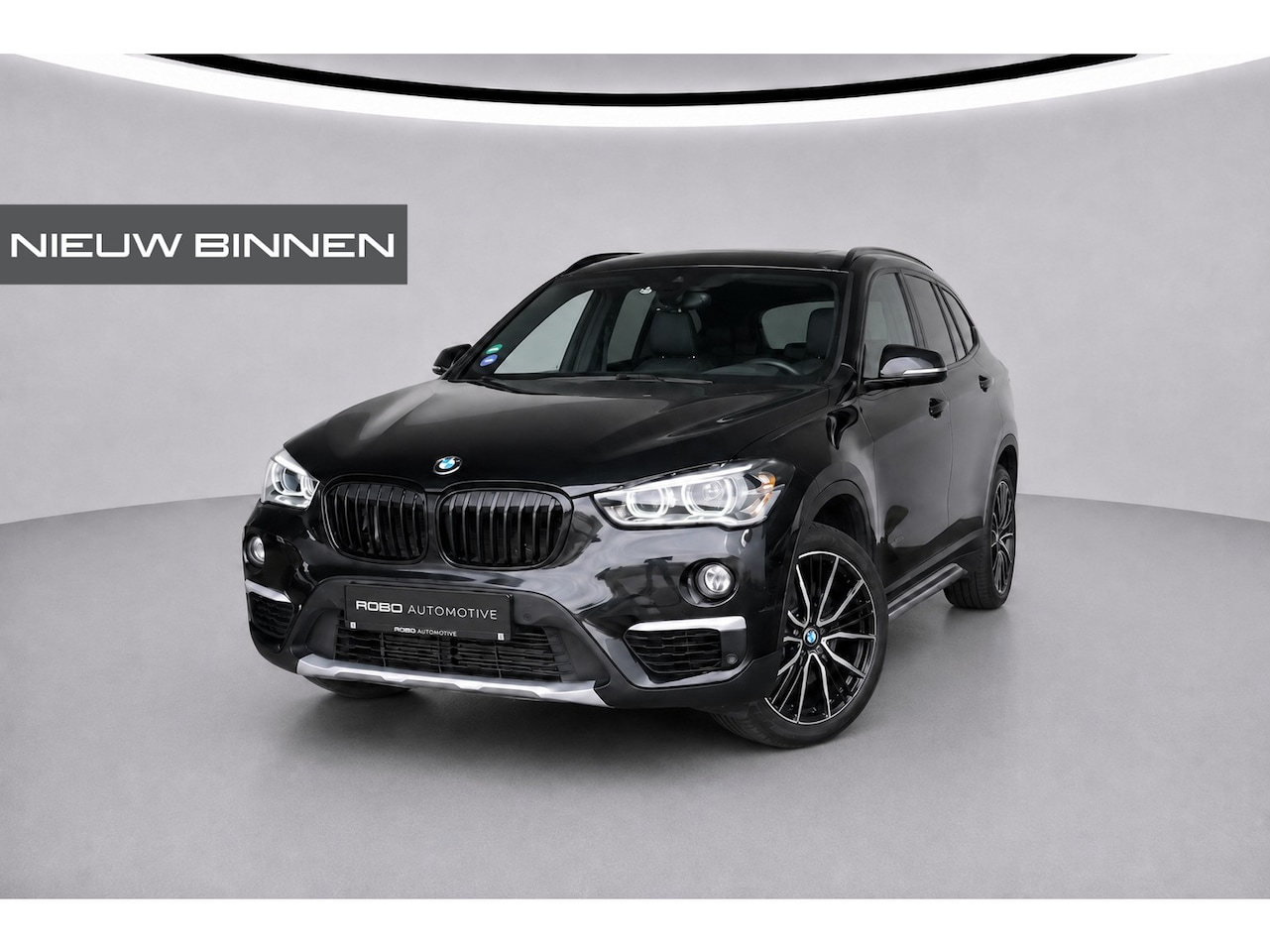 BMW X1 - xDrive20i High Executive | Panoramadak | Head-Up Display | Stoelverwarming | HIFI | Camera - AutoWereld.nl