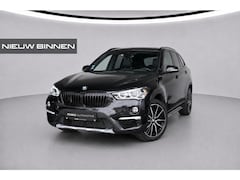 BMW X1 - xDrive20i High Executive | Panoramadak | Head-Up Display | Stoelverwarming | HIFI | Camera