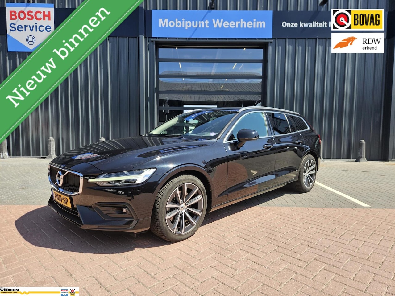 Volvo V60 - 2.0 B3 Mild Hybrid Business Pro | Pano-dak | Camera - AutoWereld.nl