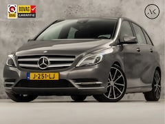 Mercedes-Benz B-klasse - 200 AMG Sport 157Pk (GROOT NAVI, CLIMATE, CAMERA, HARMAN/KARDON, STOELVERWARMING, LEDEREN