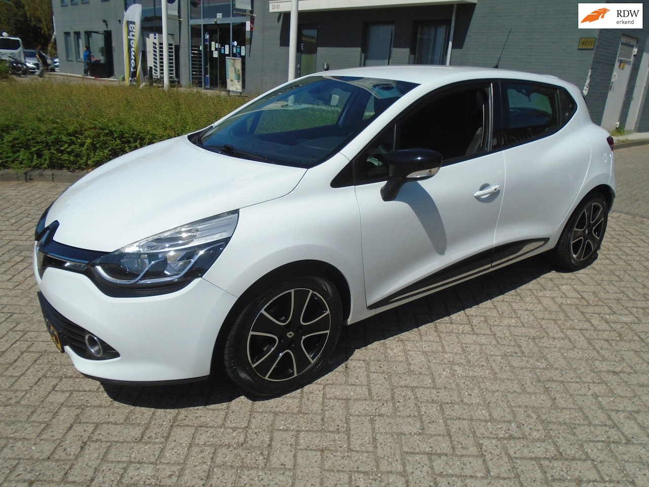 Renault Clio - 0.9 TCe Authentique 0.9 TCe Authentique Nieuwe Apk - AutoWereld.nl