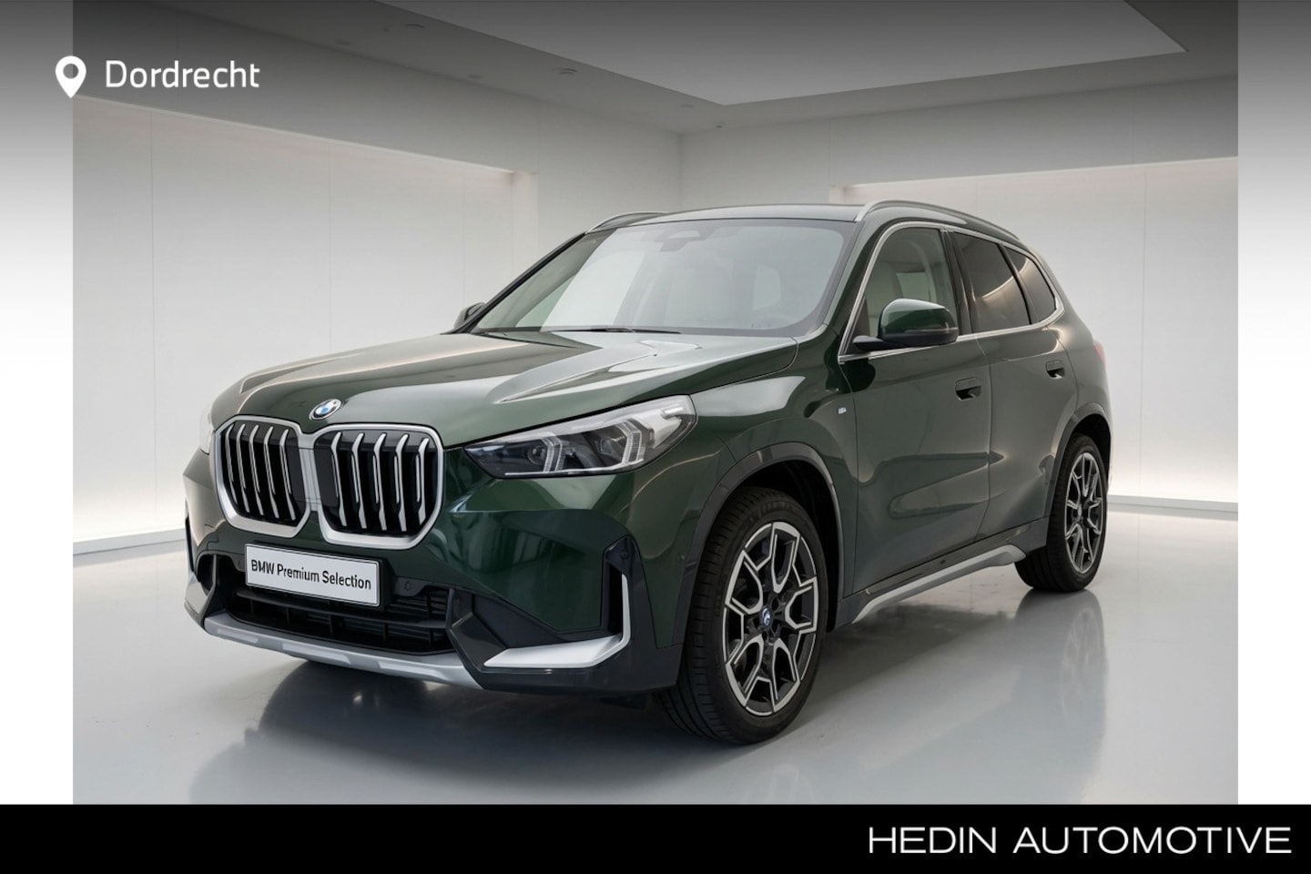 BMW X1 - xDrive25e xLine | Panorama | 19" | Camera | Stoelverwarming | Trekhaak - AutoWereld.nl