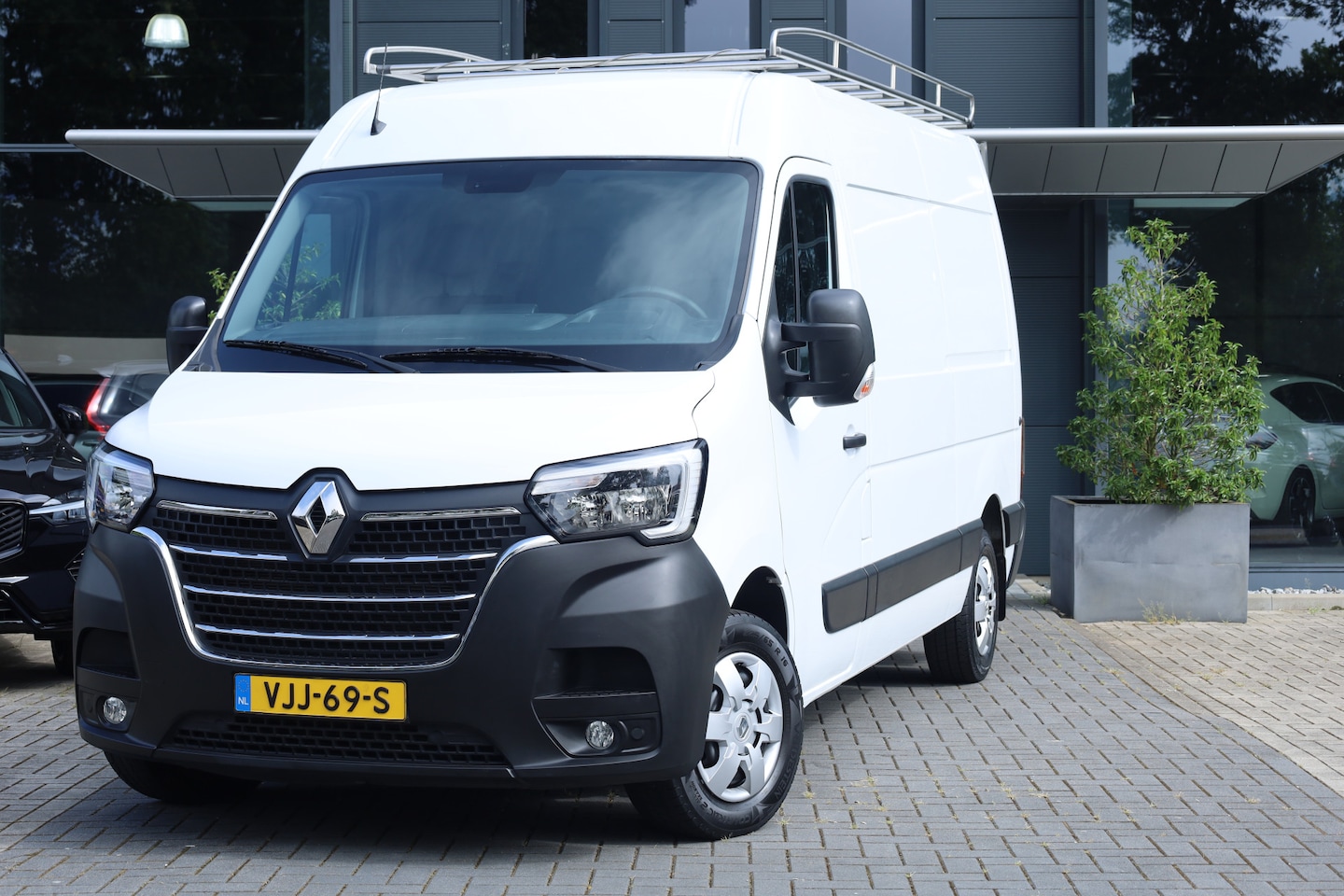 Renault Master - 2.3 dCi 150pk L2H2 Energy | Airco | Cruise | Imperiaal | Trekhaak | 58.000km! - AutoWereld.nl