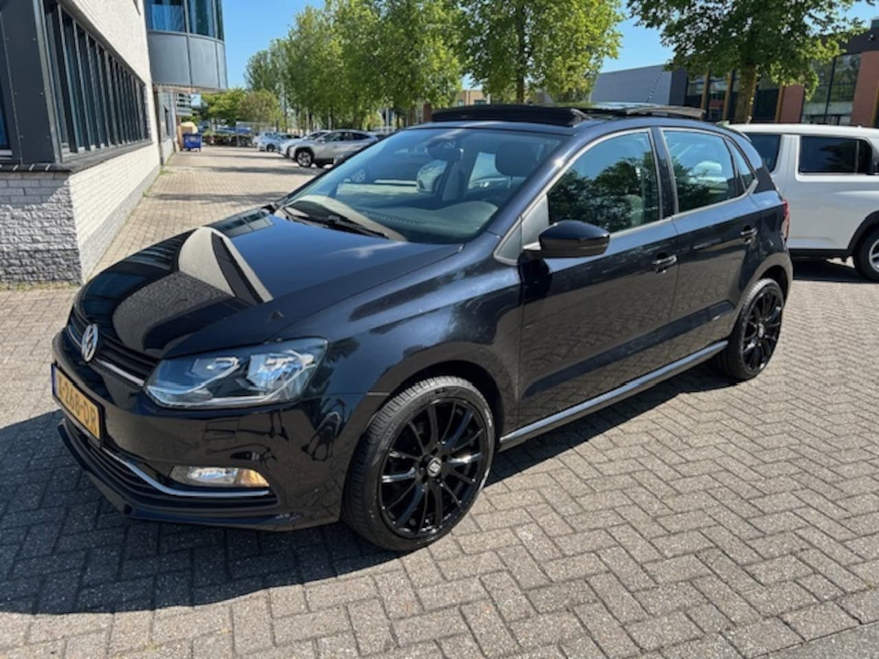 Volkswagen Polo - 1.2 TSI Highline PANO CLIMA CRUISE STOELVW. - AutoWereld.nl