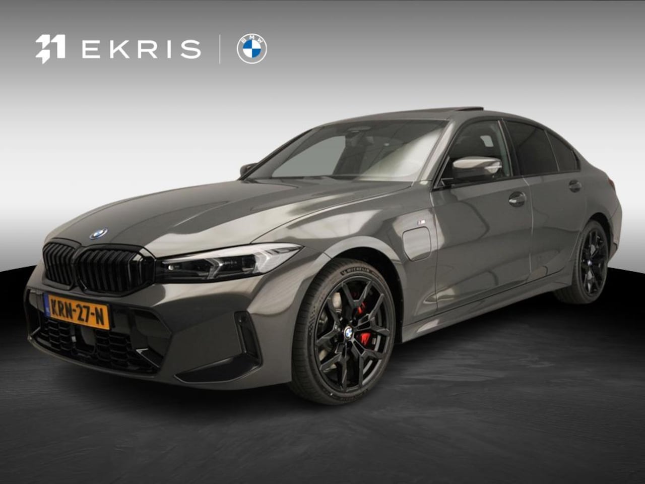 BMW 3-serie - Sedan 330e M Sportpakket Pro / Schuifdak / Driving assist prof / Getint glas / Leder / Alu - AutoWereld.nl