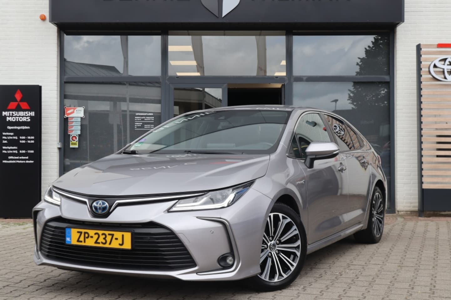 Toyota Corolla - 1.8 Hybrid Style 1.8 Hybrid Style - AutoWereld.nl