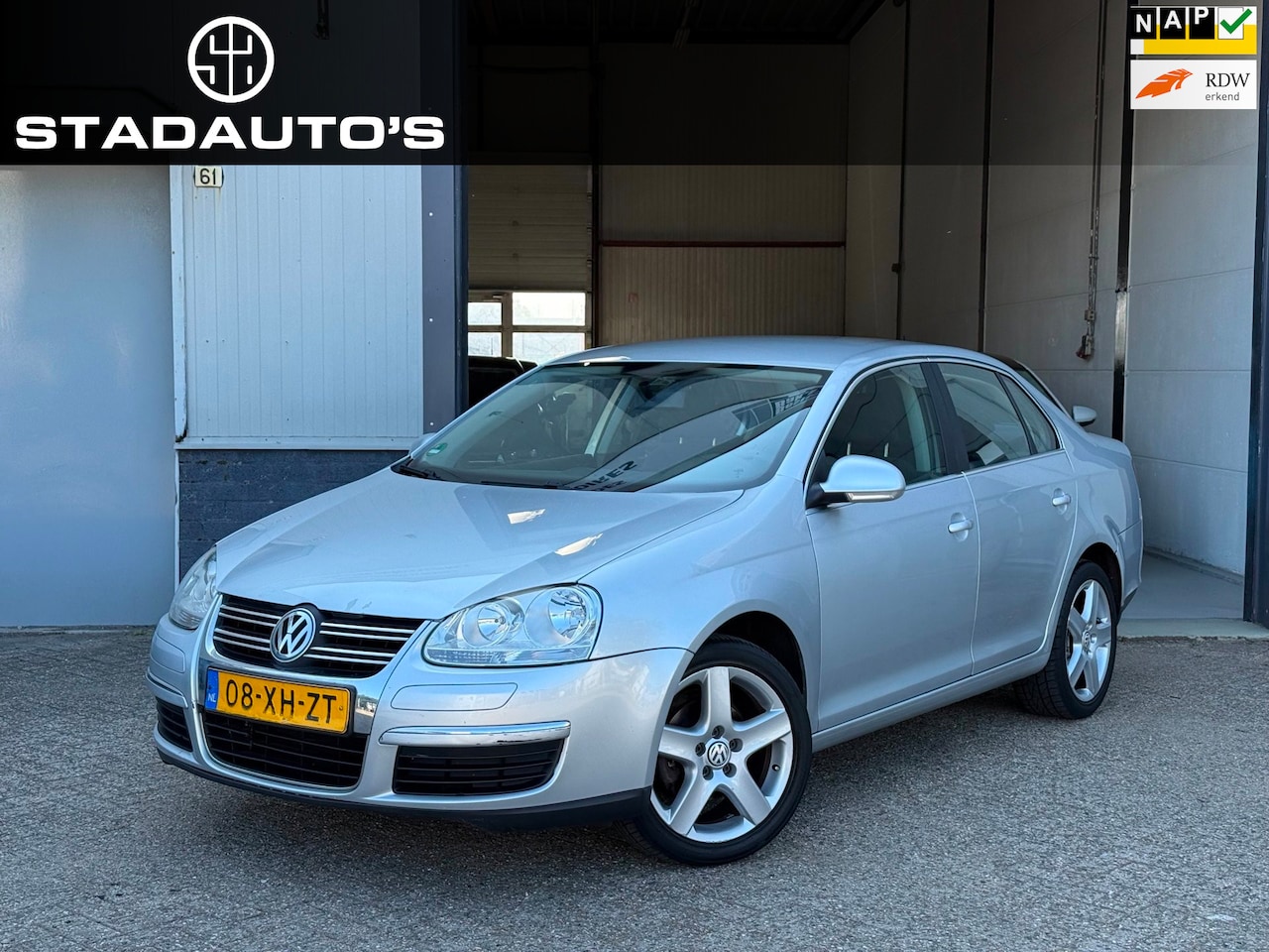 Volkswagen Jetta - 1.6 FSI Comfortline Airco Trekhaak NAP! - AutoWereld.nl