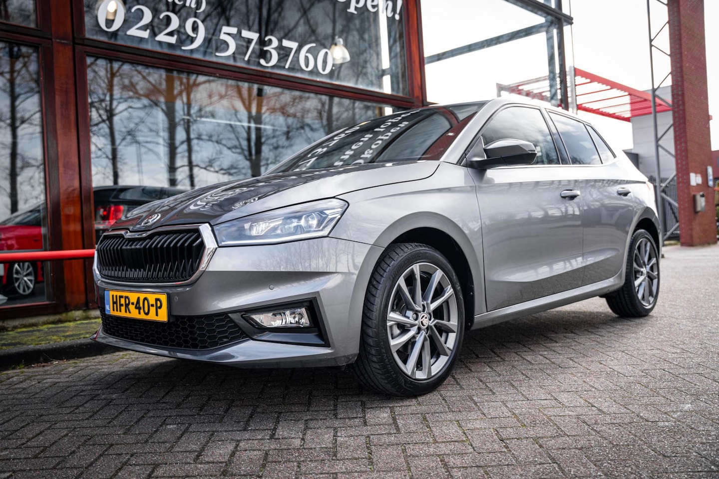 Skoda Fabia - 1.0 TSI Business Luxe Edition | Automaat | App-connect | Parkeer camera | Adaptieve cruise - AutoWereld.nl