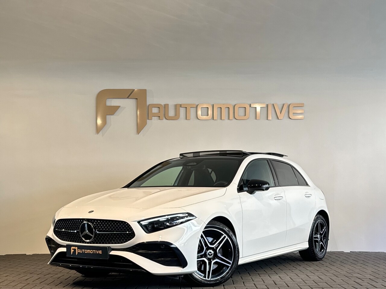 Mercedes-Benz A-klasse - 250 e Star Edition AMG Line Pano|360|BlindSpot|Memory|Keyless - AutoWereld.nl